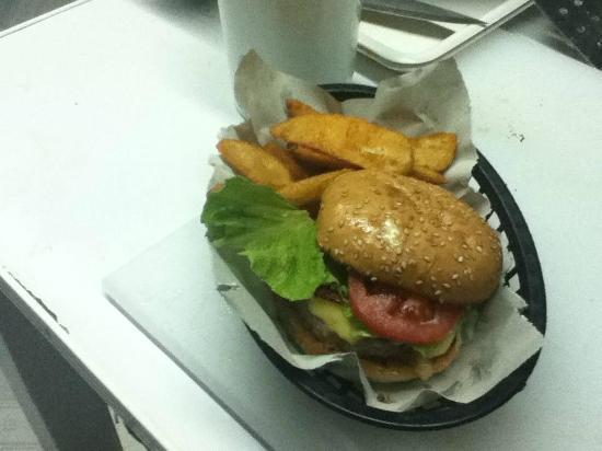 Bufalo Alitas y Chelas